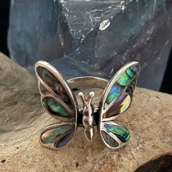Sterling Silver Abalone Butterfly Ring with Articulated Wings - Picture 5 of 12